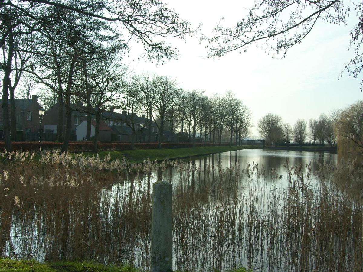 Slapen Bij De Zeeuwse Lala Panzió IJzendijke Kültér fotó