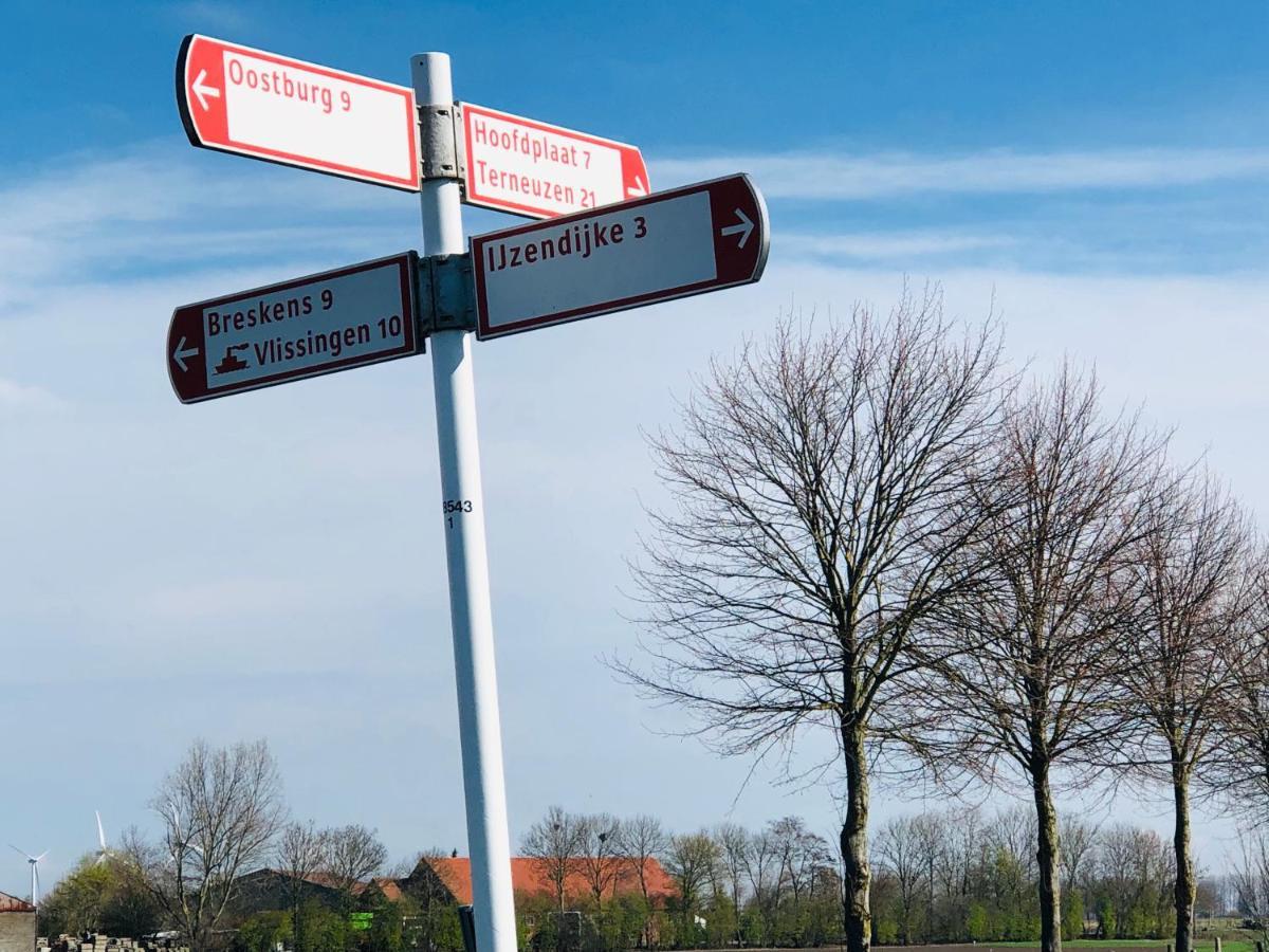Slapen Bij De Zeeuwse Lala Panzió IJzendijke Kültér fotó