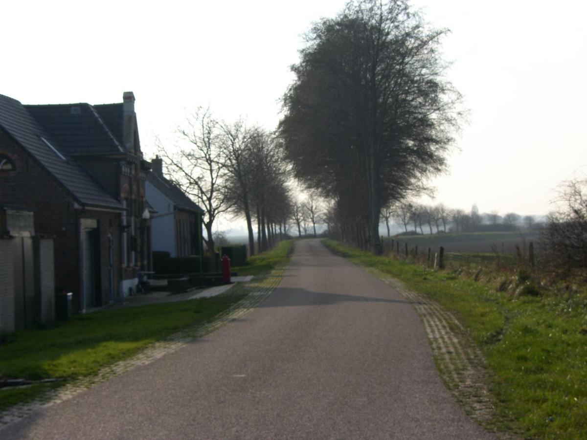 Slapen Bij De Zeeuwse Lala Panzió IJzendijke Kültér fotó