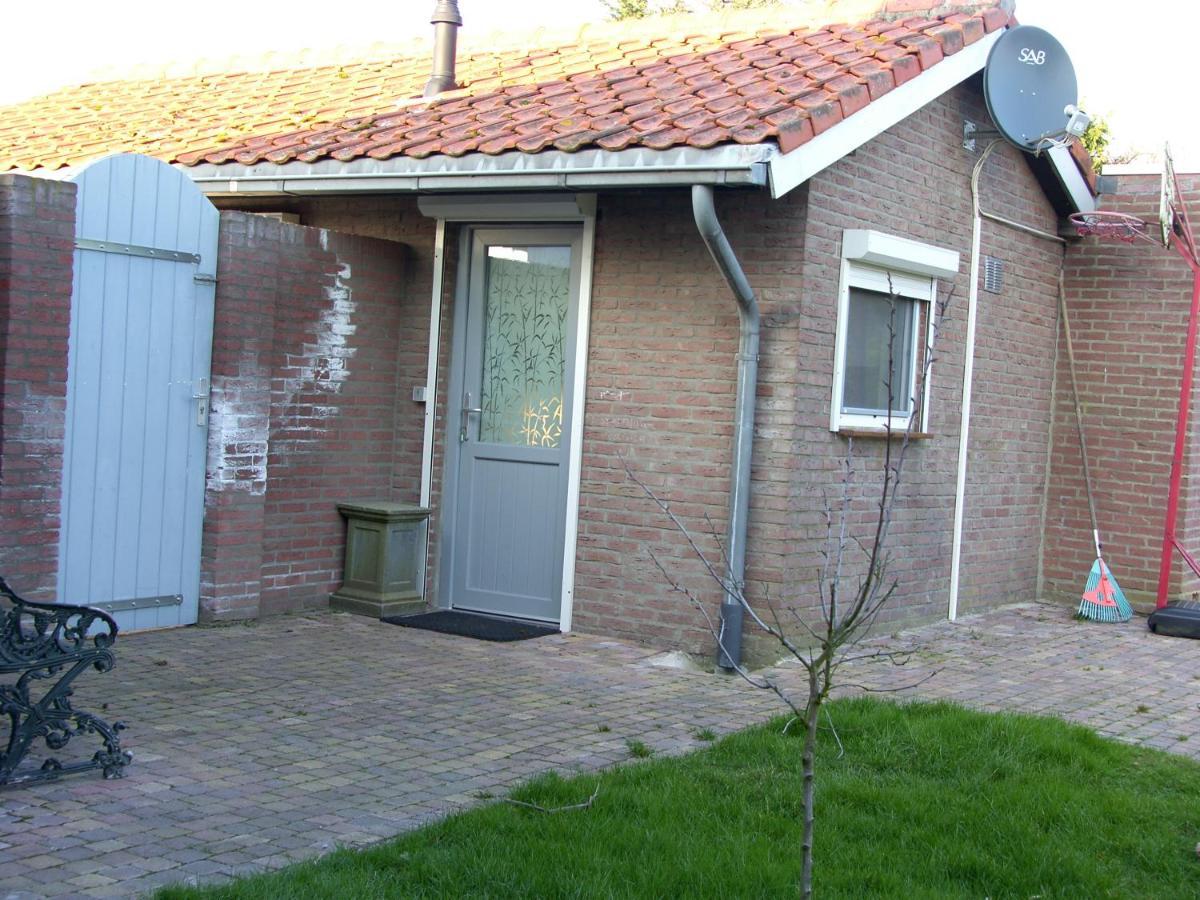 Slapen Bij De Zeeuwse Lala Panzió IJzendijke Kültér fotó