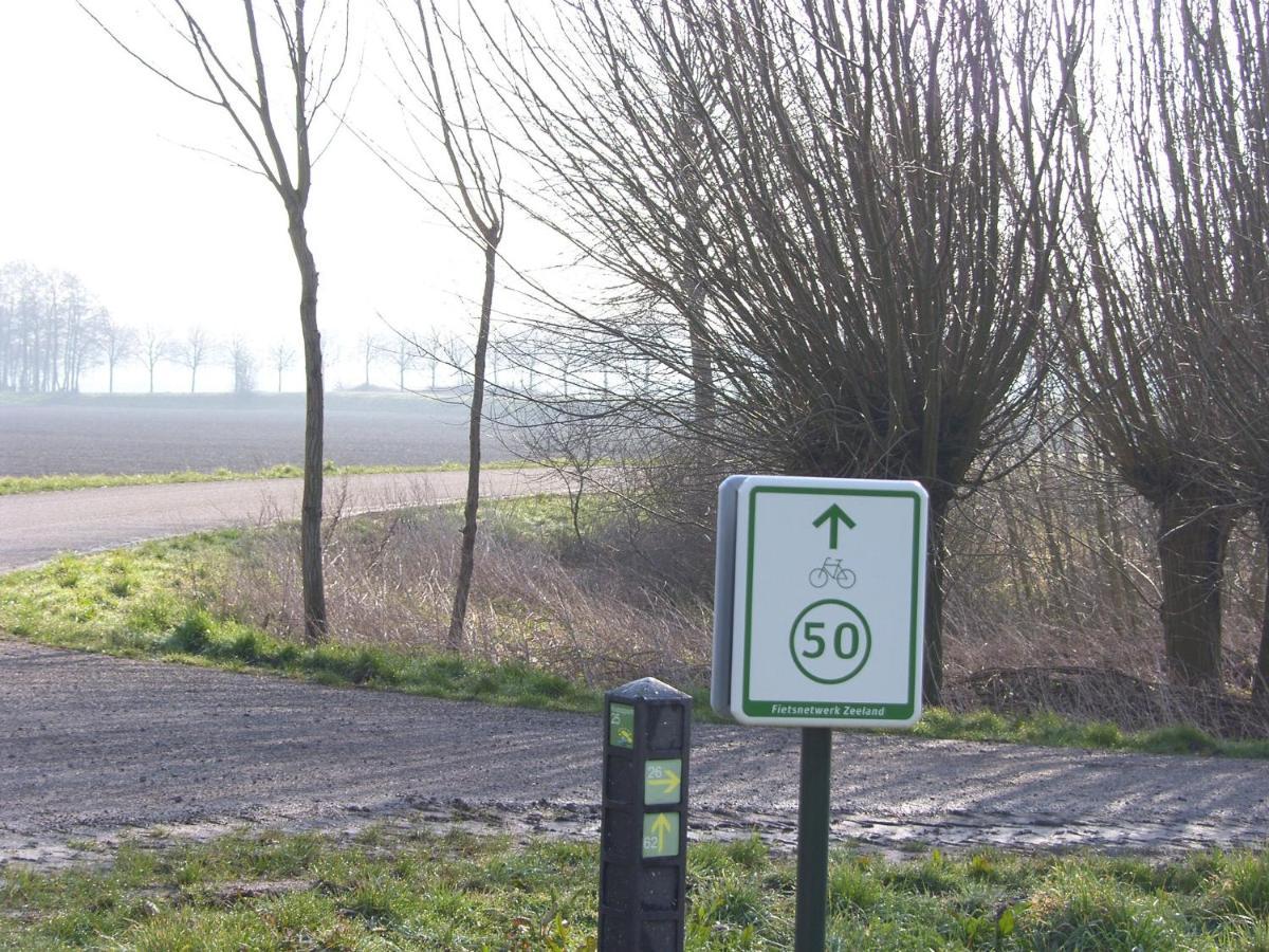 Slapen Bij De Zeeuwse Lala Panzió IJzendijke Kültér fotó
