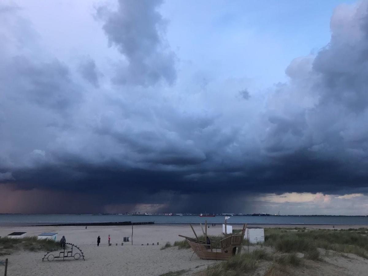 Slapen Bij De Zeeuwse Lala Panzió IJzendijke Kültér fotó