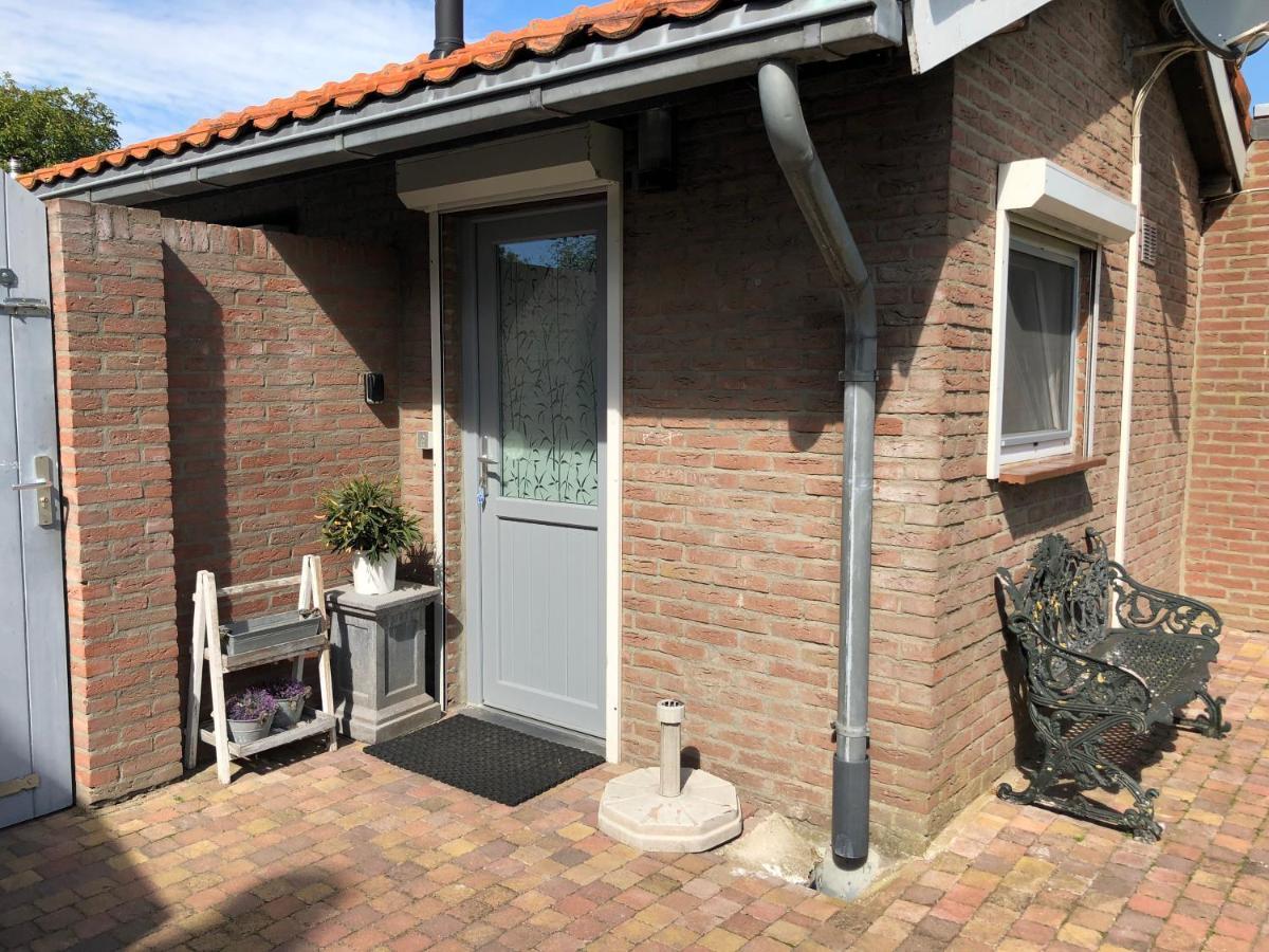 Slapen Bij De Zeeuwse Lala Panzió IJzendijke Kültér fotó
