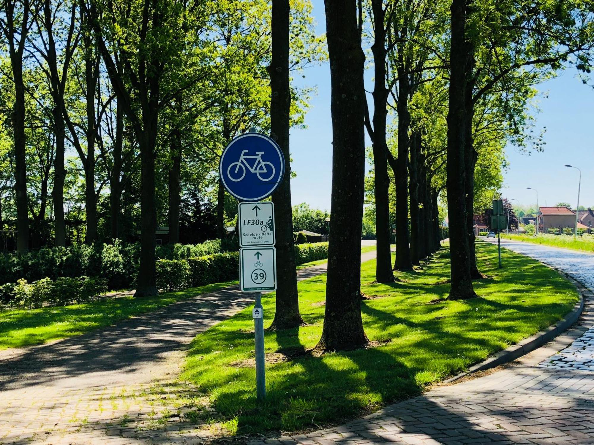 Slapen Bij De Zeeuwse Lala Panzió IJzendijke Kültér fotó